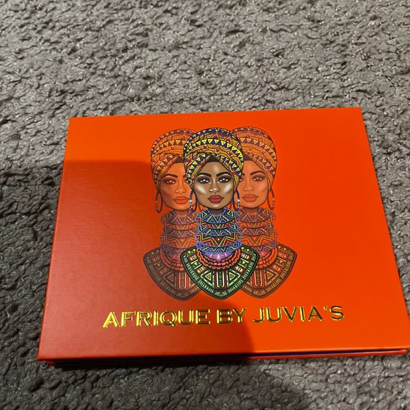 Juvia's Place The Magic eyeshadow palette - Picture 2 of 4